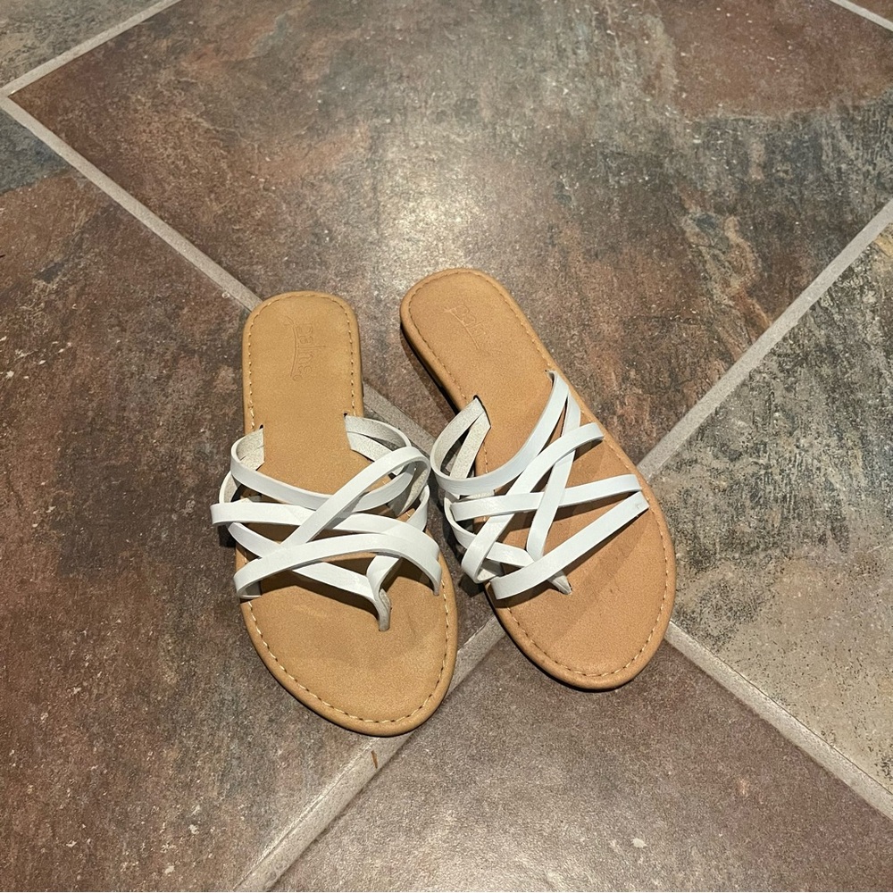 Palms criss-cross sandals